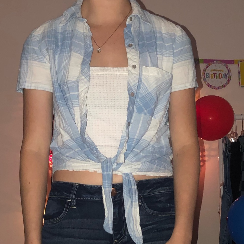 Tie button up